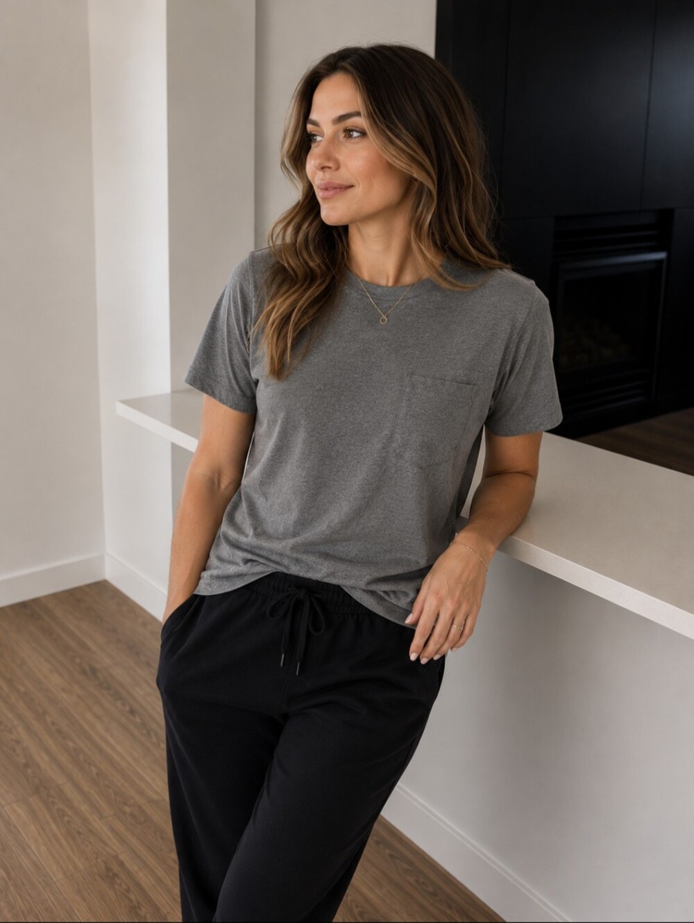 BNWT Everlane Pocket Crewneck Uniform Tee - Mid Heather Gray